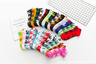 China High Quality 420 Style Weed Socks For Women Men's Hip Hop Cotton Skateboard Sock Man Marijuana Socks supplier