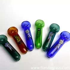 China Rick and Morty Pickle Tobacco Cucumber Hand Heady Glass Pipes Pyrex Spoon Bongs Oil Nail Smoking Pipe Thick 8 Colors Cho supplier