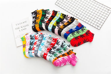 High Quality 420 Style Weed Socks For Women Men's Hip Hop Cotton Skateboard Sock Man Marijuana Socks supplier