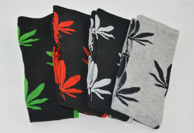 Wholesale Cannabis leaf Hemp leaf Weed leaves pattern Weed Socks Knee length cannabis 420 wear for distributor supplier