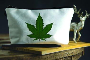 Cannabis Leaf Weed Leaves Pad Digital Print White Green Hemp Leaf Herb Leaf Dressing Bag Weed White Dressing Bag supplier